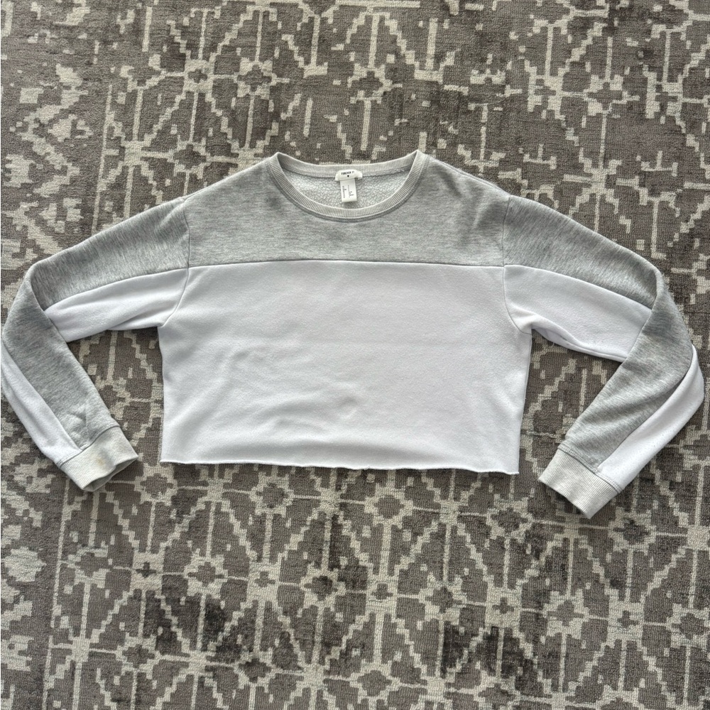 Forever 21 Heather Grey White Color Block Cropped Long Sleeve Sweatshirt